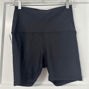 Silver icing under the dress shorts size large 4” black